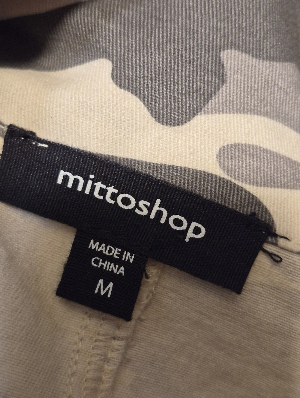 Mittoshop Over-sized Snap-front Tie Camo Jacket Medium - Picture 8 of 8